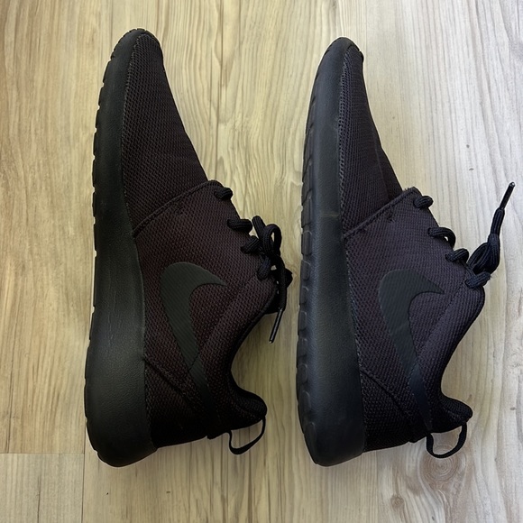 Nike Roshe One Black Women’s Size 6 - Picture 3 of 3